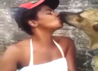 Hottie lady making out sloppy with sexy doggo